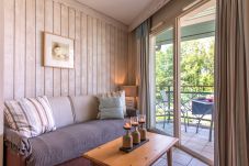 salon, baie des voiles, location saisonnière, vacances, annecy, lac, montagne, luxe, appartement, hôtel, neige, soleil