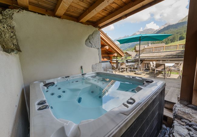 Chalet à La Clusaz - LCZ - SKI IN/OUT Luxueux chalet 5*, sauna - 22p Chalet à La Clusaz - LCZ - SKI IN/OUT Luxueux chalet 5*, sauna - 22p