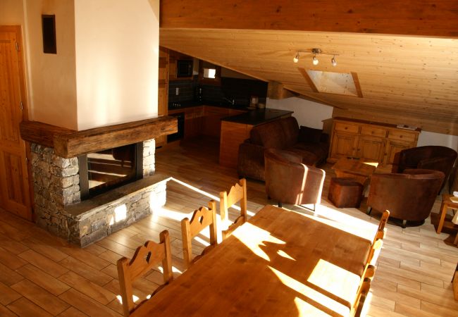 Appartement à La Clusaz - LCZ - Charmant T6 coeur village piscine spa, 4* Appartement à La Clusaz - LCZ - Charmant T6 coeur village piscine spa, 4*