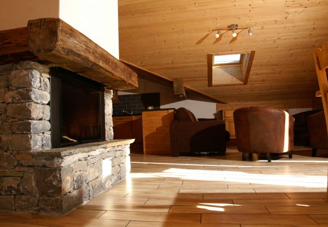 Appartement à La Clusaz - LCZ - Charmant T6 coeur village piscine spa, 4* Appartement à La Clusaz - LCZ - Charmant T6 coeur village piscine spa, 4*