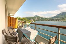 balcon, appartement, luxe, location saisonnière, annecy, vacances, vue lac, montagne, hôtel, plage privée, neige, soleil 