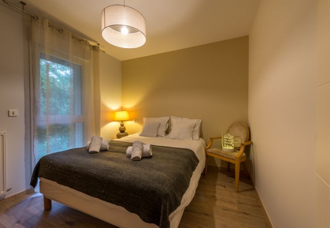 logement de vacances annecy maison, luxe, location saisonnière, conciergerie haut de gamme, vacances, neige, hôtel, soleil, été, lac, annecy