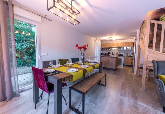 lac annecy tourisme maison, luxe, location saisonnière, conciergerie haut de gamme, vacances, neige, hôtel, soleil, été, lac, annecy