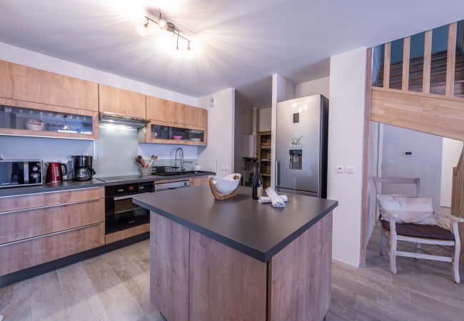 propriété annecy france maison, luxe, location saisonnière, conciergerie haut de gamme, vacances, neige, hôtel, soleil, été, lac, annecy