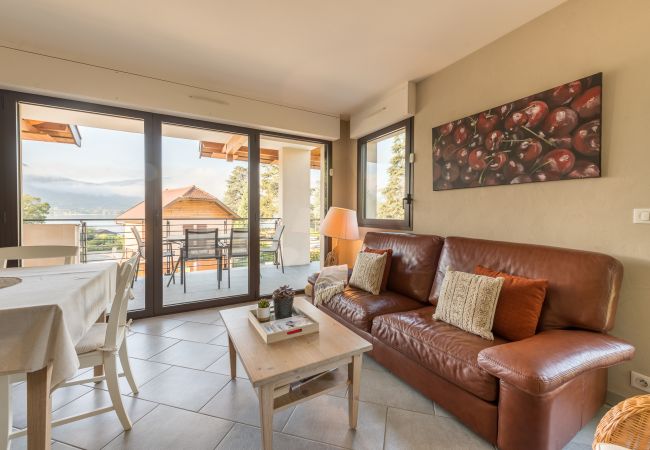 LLA Selections - Location saisonnière de maisons et chalets Premium appartement, luxe, location saisonnière, annecy, vacances, neige, plage, hôtel, soleil, hiver, village, vue lac, séjours