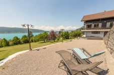 maison, luxe, location saisonnière, annecy, vacances, vue lac, montagne, hôtel, neige, soleil, plage, famille, jardin