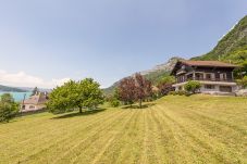 maison, luxe, location saisonnière, annecy, vacances, vue lac, montagne, hôtel, neige, soleil, plage, famille, jardin