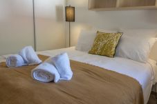 chambre double, appartement, luxe, location saisonnière, annecy, vacances, lac, montagne, hôtel, taillefer, neige, soleil 
