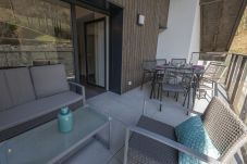 balcon, appartement, luxe, location saisonnière, annecy, vacances, vue lac, montagne, jacuzzi, hôtel, neige, soleil