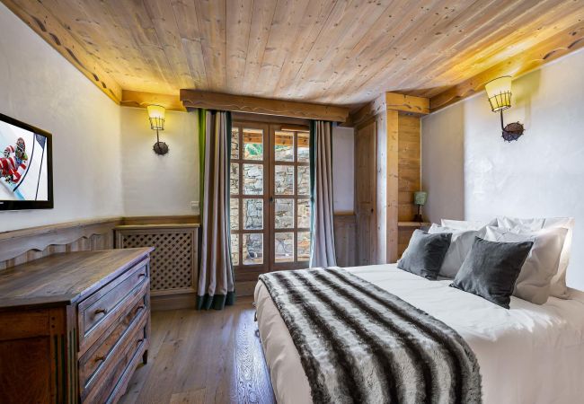 Chalet à Courchevel - Winter Courchevel -- Le Wood and Stone SKI IN OUT Chalet à Courchevel - Winter Courchevel -- Le Wood and Stone SKI IN OUT
