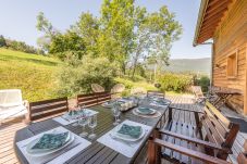 terrasse, location, luxe, soleil, partage, barbecue, Saint Jorioz, jardin, vacances, location saisonnière, cosy, charmant