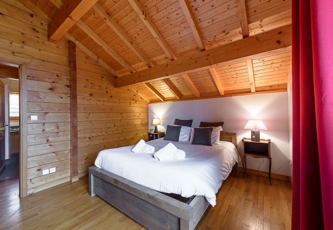 Chambre - Location de maison à Saint-Jorioz chambre, maison, chalet, luxe, location saisonnière, annecy, vacances, vue lac, montagne, hôtel, plage privée, neige, soleil