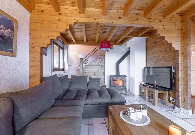 Salon - Maison de vacances à Saint-Jorioz salon, maison, chalet, luxe, location saisonnière, annecy, vacances, vue lac, montagne, hôtel, plage privée, neige, soleil
