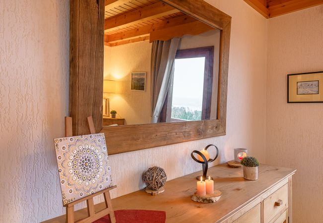 LLA Selections - Location saisonnière de maisons et chalets Premium  salon, maison, chalet, luxe, location saisonnière, annecy, vacances, vue lac, montagne, hôtel, plage privée, neige, soleil