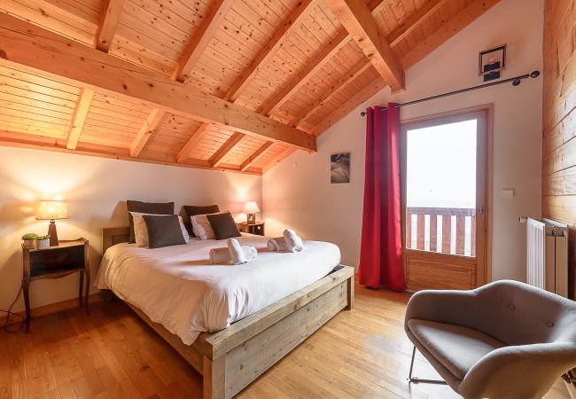 Chambre double - Location Lac Annecy chambre, maison, chalet, luxe, location saisonnière, annecy, vacances, vue lac, montagne, hôtel, plage privée, neige, soleil