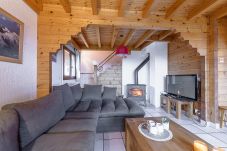 salon, maison, chalet, luxe, location saisonnière, annecy, vacances, vue lac, montagne, hôtel, plage privée, neige, soleil  