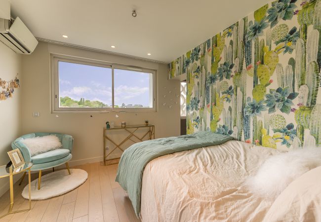 Appartement à Annecy - Lac annecy - 10th floor 360° lake and castle view. Appartement à Annecy - Lac annecy - 10th floor 360° lake and castle view.