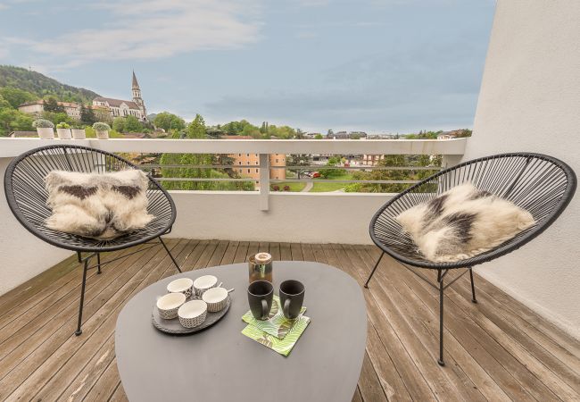 Appartement à Annecy - Lac annecy - 10th floor 360° lake and castle view. Appartement à Annecy - Lac annecy - 10th floor 360° lake and castle view.