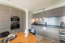 cuisine, location saisonnière, vacances, annecy, vue lac, vue montagne, luxe, appartement, villa, hôtel, neige, soleil