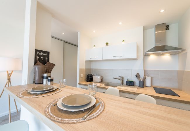LLA Selections - Location saisonnière de maisons et chalets Premium  cuisine, studio, appartement, luxe, location saisonnière, annecy, vacances, lac, montagne, hôtel, neige, soleil, cocooning