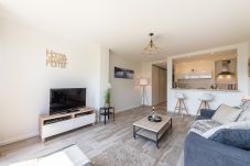 salon, studio, appartement, luxe, location saisonnière, annecy, vacances, lac, montagne, hôtel, neige, soleil, cocooning 