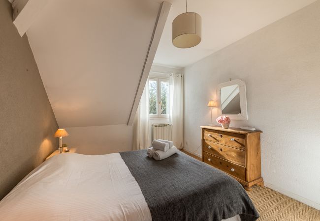 Chambre double - Location saisonnière  chambre double, cocooning, location saisonnière, vacances, annecy, lac, montagne, luxe, maison, villa, hôtel, neige, soleil