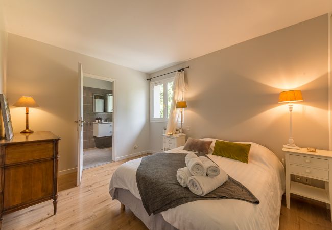 Maison à Annecy-le-Vieux - ANNECY - Lumineuse Villa de famille avec Piscine Maison à Annecy-le-Vieux - ANNECY - Lumineuse Villa de famille avec Piscine