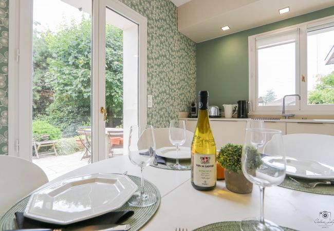 villa de luxe en location - LLA Selections by locationlacannecy piscine, maison, villa, famille, luxe, location saisonnière, annecy, vacances, lac, montagne, hôtel, neige, soleil