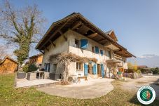 maison de vacances, jardin, lac, sain-jorioz, location saisonnière, conciergerie haut de gamme, vacances, hôtel, annecy, été