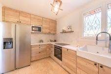 cuisine équipée, location saisonnière, vacances, annecy, vue lac, vue montagne, luxe, maison, villa, hôtel, neige, soleil