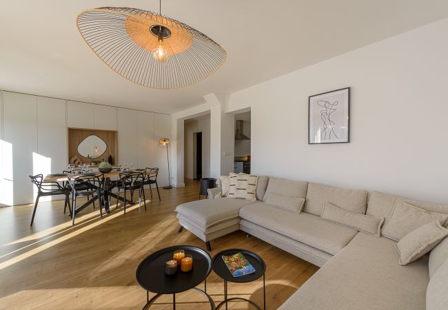 Appartement à Veyrier-du-Lac - VEYRIER centre - Pool and View, Apt contemporain Appartement à Veyrier-du-Lac - VEYRIER centre - Pool and View, Apt contemporain