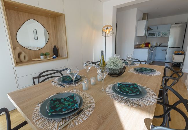 Appartement à Veyrier-du-Lac - VEYRIER centre - Pool and View, Apt contemporain Appartement à Veyrier-du-Lac - VEYRIER centre - Pool and View, Apt contemporain