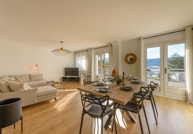 Appartement à Veyrier-du-Lac - VEYRIER centre - Pool and View, Apt contemporain Appartement à Veyrier-du-Lac - VEYRIER centre - Pool and View, Apt contemporain