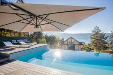 piscine, vue, lac, luxe, Veyrier, centre, location, appartement, soleil, détente, neige, montagne, Annecy