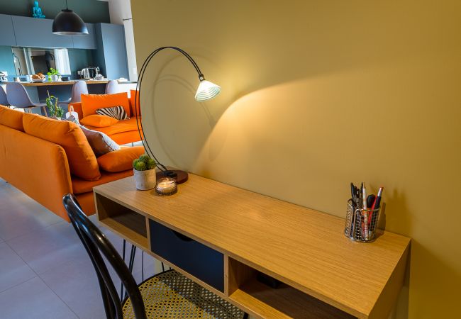 villa avec piscine et vue lac à Saint Jorioz - Lac Annecy  6 personnes, convivialité, vue montagnes, jardin privé, partage, moment en famille, location de vacances