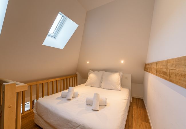 locationlacannecy - résidences de vacances au bord du LAC D'ANNECY Maison d’hôtes, à louer, centre village, montagne, soleil, jardin, reposant, conciergerie haut de gamme, hôtel, vacances