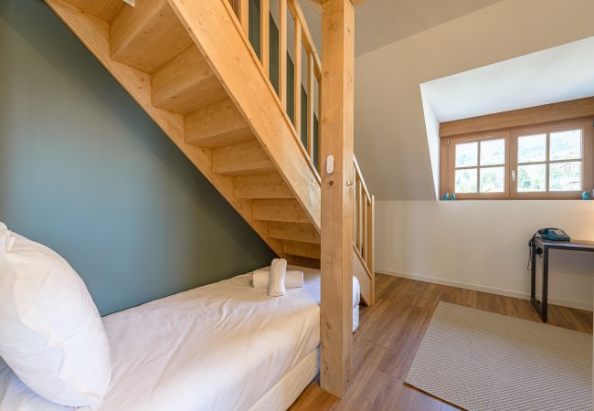 Logement durable au bord du lac d'annecy - Sustonica  Logement durable, Sustonica, Airbnb, booking, prestige, agence de location, LLA Selections, maison de famille Premium