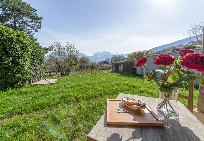 maison en location à Saint-Jorioz - LLA Selections   Logement durable, Sustonica, Airbnb, booking, prestige, agence de location, LLA Selections, maison de famille Premium