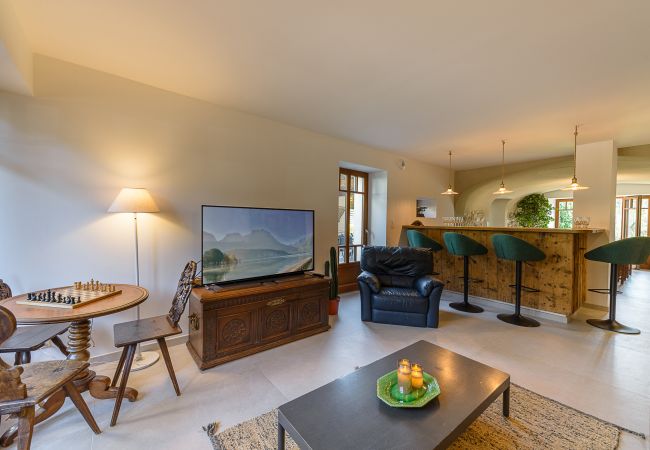 maison 14 personnes à la location saisonnière  Logement durable, Sustonica, Airbnb, booking, prestige, agence de location, LLA Selections, maison de famille Premium