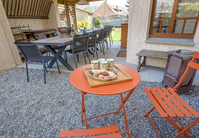 réservez vos vacances avec LLA Selections - villa prestige   Maison d’hôtes, à louer, centre village, montagne, soleil, jardin, reposant, conciergerie haut de gamme, hôtel, vacances