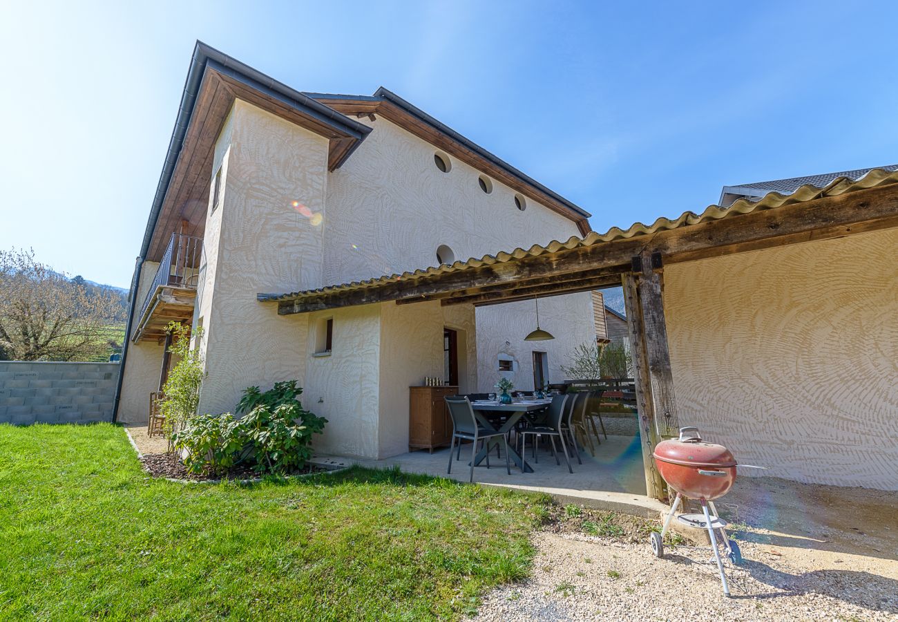 maison rustique du 14° siècle, secteur calme - haute-savoie Villa, 14 pax, authentique, maison de famille, Saint-Jorioz, lac d’annecy, haut de gamme, conciergerie, location saisonnière