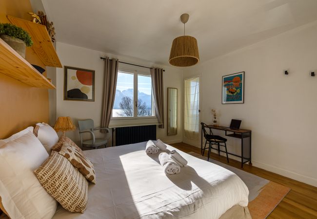 Maison de vacances avec piscine à louer à Sevrier  Locationlacannecy, LLA Selections, à louer, prestige, conciergerie, agence de location de luxe, services à la carte