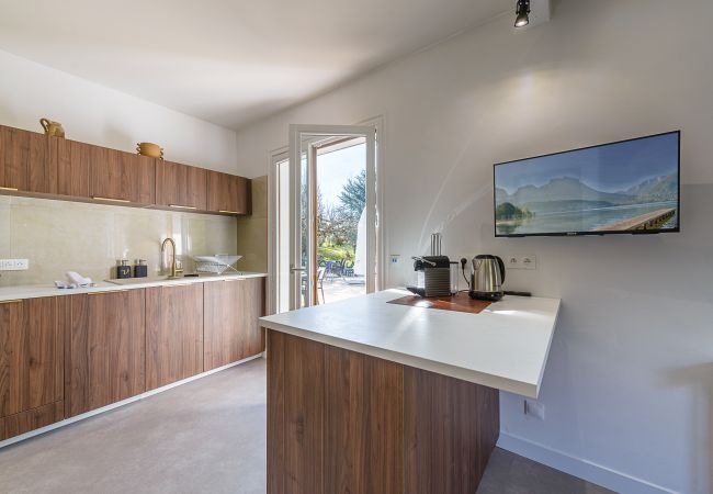 LLA Selections - Location saisonnière de maisons et chalets Premium maison, locations saisonnières, 4 chambres, 8 personnes, conciergerie, prestige, services à la carte, luxe, piscine,