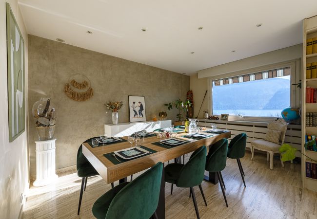 location villa à Sevrier - lac d'Annecy  salle à manger, vue lac, haut de gamme, services à la carte, location de prestige, hôtel, vacances, été, à la location
