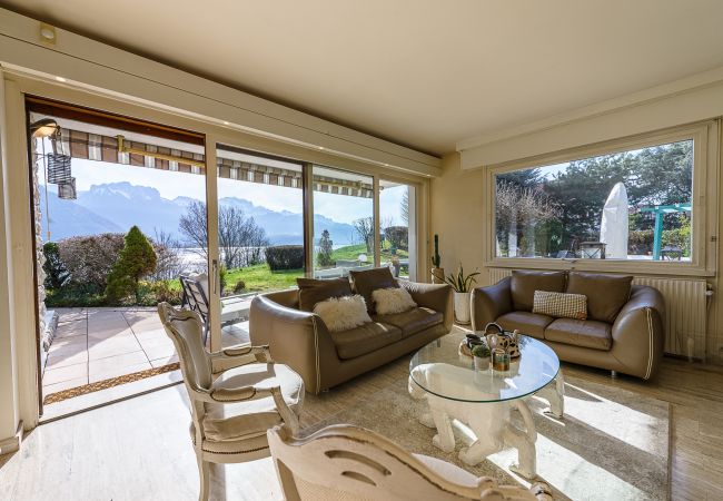 Sevrier annecy  villa, piscine, jardin, vue lac, à la location, vacances, cosy, reposant, charmant, Sevrier, lac d'Annecy, été, 4 chambres