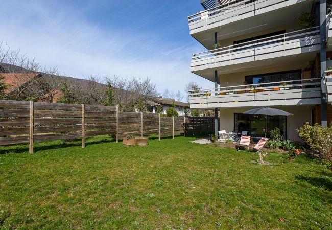 air b and b super host annecy france appartement éco responsable, rez-de-jardin, location saisonnière, conciergerie haut de gamme, vacances, hôtel, annecy, été