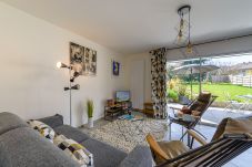 appartement 4 personnes, rez-de-jardin, location saisonnière, conciergerie haut de gamme, vacances, hôtel, annecy, été