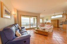 appartement de standing, vue lac, location saisonnière Premium, annecy, conciergerie haut de gamme, vacances, airbnb luxe