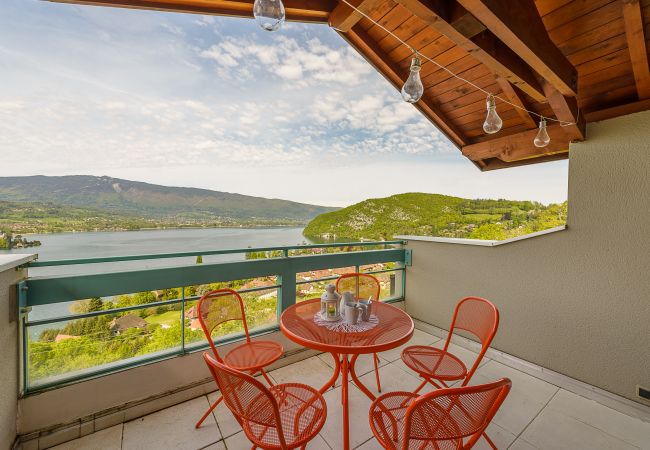 location appartement bord du lac annecy appartement de standing, vue lac, location saisonnière Premium, annecy, conciergerie haut de gamme, vacances, airbnb luxe