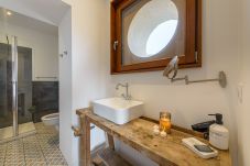 Maison d’hôtes, à louer, centre village, montagne, soleil, jardin, reposant, conciergerie haut de gamme, hôtel, vacances 